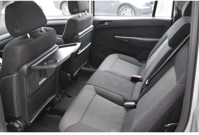 Lengvasis automobilis Opel Zafira: foto 6