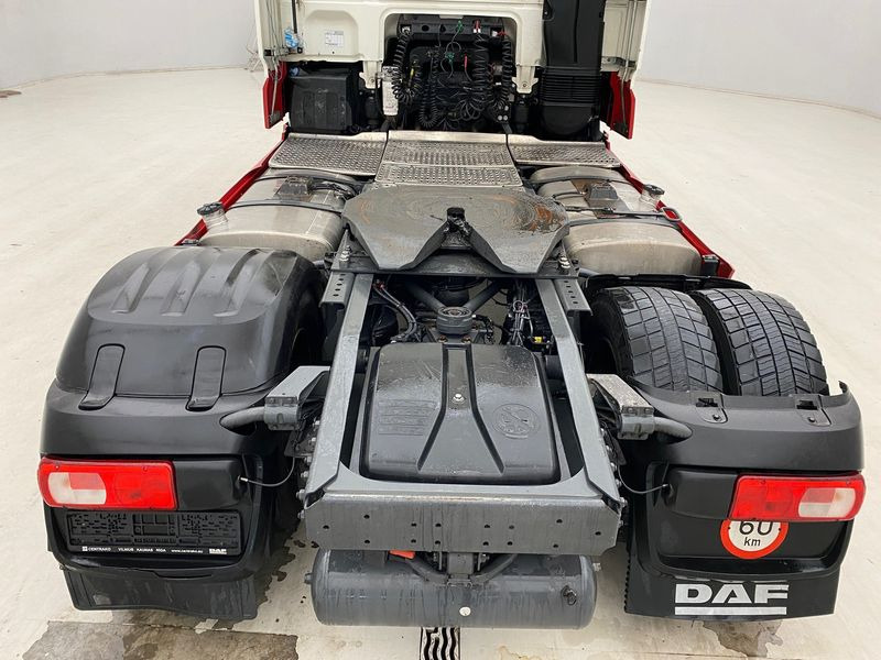 DAF XF105.530 Super Space Cab - Vilkikas: foto 5 DAF XF105.530 Super Space Cab - Vilkikas: foto 5