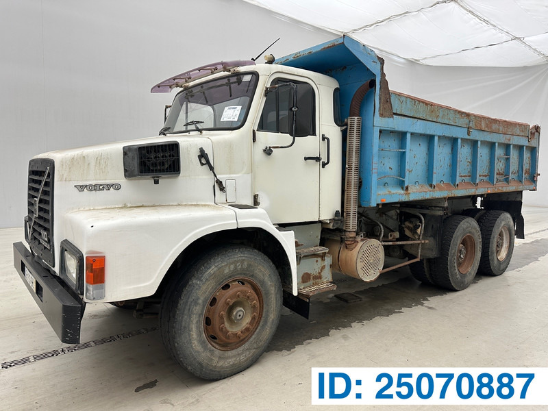 Volvo N10.320 - 6x4 - Savivartis sunkvežimis: foto 1 Volvo N10.320 - 6x4 - Savivartis sunkvežimis: foto 1