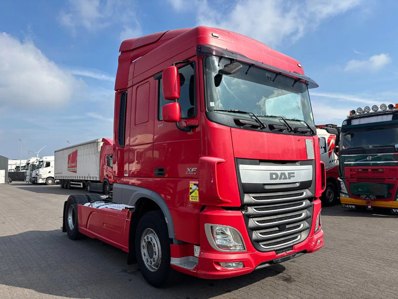 DAF XF 510 Spacecab Retarder Euro 6 - Vilkikas: foto 2 DAF XF 510 Spacecab Retarder Euro 6 - Vilkikas: foto 2