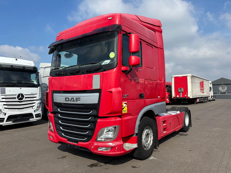 DAF XF 510 Spacecab Retarder Euro 6 - Vilkikas: foto 1 DAF XF 510 Spacecab Retarder Euro 6 - Vilkikas: foto 1