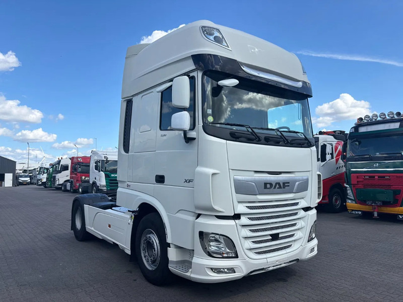 DAF XF 530 Super Spacecab Euro 6 Retarder - Vilkikas: foto 2 DAF XF 530 Super Spacecab Euro 6 Retarder - Vilkikas: foto 2