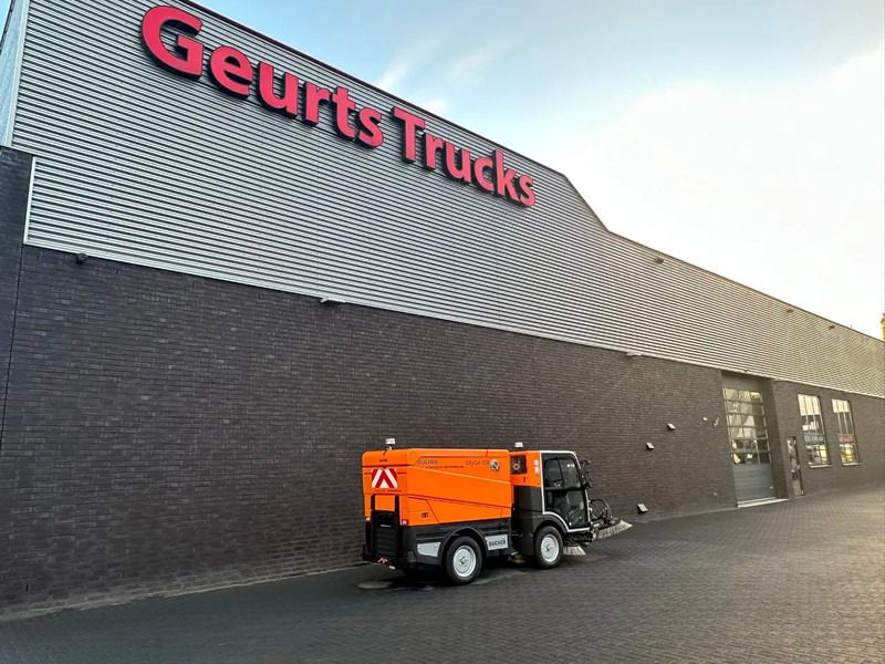 Bucher CITYCAT V20 - Gatvių šlavimo mašina: foto 5 Bucher CITYCAT V20 - Gatvių šlavimo mašina: foto 5