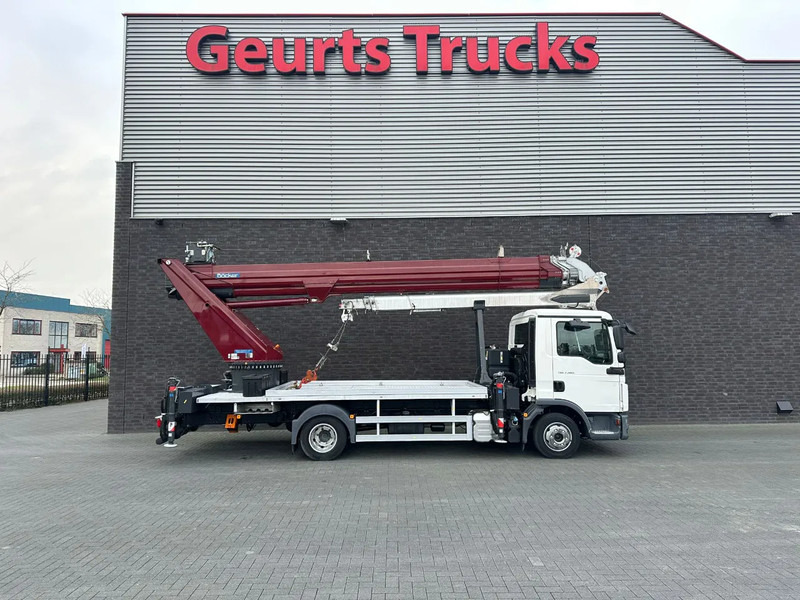 MAN TGL 7.180 4X2 BB BOCKER AK37/4000 + JIB MONTAGEKRAN/DACHDECKERKRAN/ROOFCRANE/KRAAN/KRAN/GRUA - Sunkvežimis su kranu: foto 2 MAN TGL 7.180 4X2 BB BOCKER AK37/4000 + JIB MONTAGEKRAN/DACHDECKERKRAN/ROOFCRANE/KRAAN/KRAN/GRUA - Sunkvežimis su kranu: foto 2