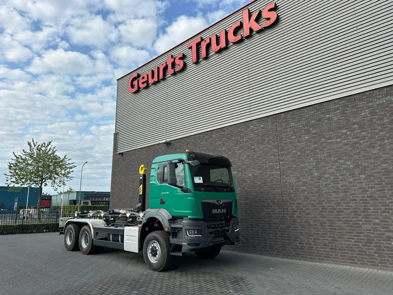 MAN TGS 33.480 6X6 HYVA LIFT 26-55-S HAAKARM / ABROLLKIPPER/ HOOKLIFT (NIEUWE/ NEU/ NEW) - Hook-lift sunkvežimis: foto 5 MAN TGS 33.480 6X6 HYVA LIFT 26-55-S HAAKARM / ABROLLKIPPER/ HOOKLIFT (NIEUWE/ NEU/ NEW) - Hook-lift sunkvežimis: foto 5