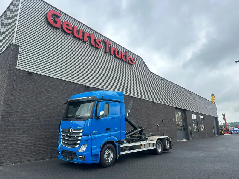 Mercedes-Benz Actros 2545 6X2 MET HIAB MULTILIFT XR21S61 HAAKARMSYSTEEM / ABROLLKIPPER / HOOKLIFT - Hook-lift sunkvežimis: foto 2 Mercedes-Benz Actros 2545 6X2 MET HIAB MULTILIFT XR21S61 HAAKARMSYSTEEM / ABROLLKIPPER / HOOKLIFT - Hook-lift sunkvežimis: foto 2
