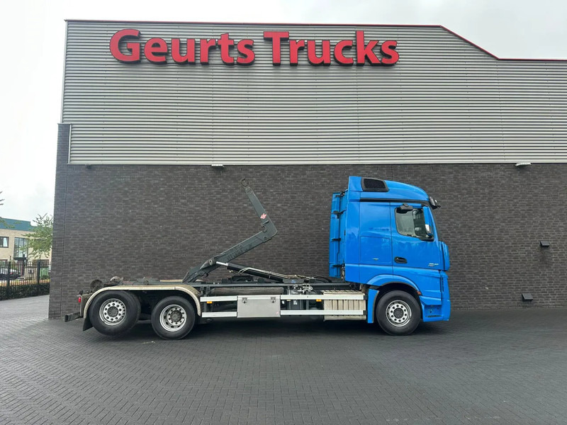 Mercedes-Benz Actros 2545 6X2 MET HIAB MULTILIFT XR21S61 HAAKARMSYSTEEM / ABROLLKIPPER / HOOKLIFT - Hook-lift sunkvežimis: foto 4 Mercedes-Benz Actros 2545 6X2 MET HIAB MULTILIFT XR21S61 HAAKARMSYSTEEM / ABROLLKIPPER / HOOKLIFT - Hook-lift sunkvežimis: foto 4