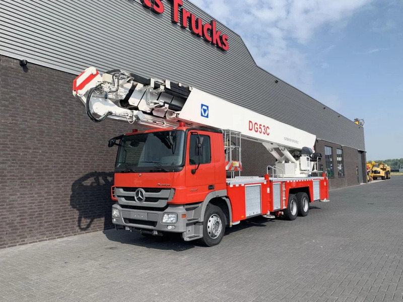 Mercedes-Benz Actros 3332 6X4 XCMG DG53C FIRE FIGTHING PLATFORM 53 METER - Sunkvežimis: foto 2 Mercedes-Benz Actros 3332 6X4 XCMG DG53C FIRE FIGTHING PLATFORM 53 METER - Sunkvežimis: foto 2