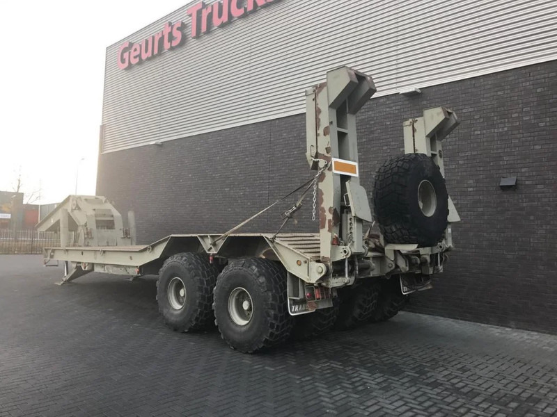 Trabosa 2 AXEL HEAVY DUTY LOWLOADER TANK TRANSPORT - Žemo profilio platforma puspriekabė: foto 3 Trabosa 2 AXEL HEAVY DUTY LOWLOADER TANK TRANSPORT - Žemo profilio platforma puspriekabė: foto 3