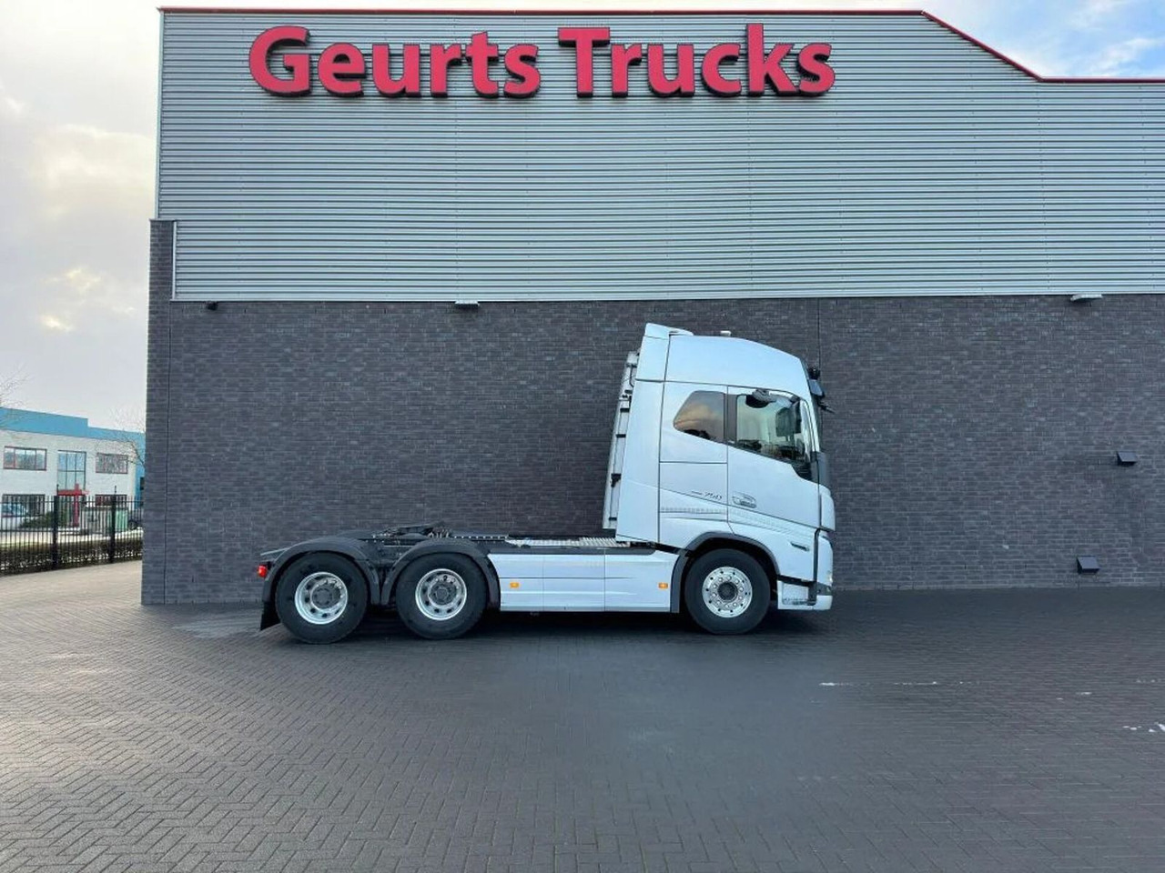Volvo FH 16.750 6X4 TREKKER/TRACTOR/SZM EURO 6 HYDRAUL - Vilkikas: foto 4 Volvo FH 16.750 6X4 TREKKER/TRACTOR/SZM EURO 6 HYDRAUL - Vilkikas: foto 4