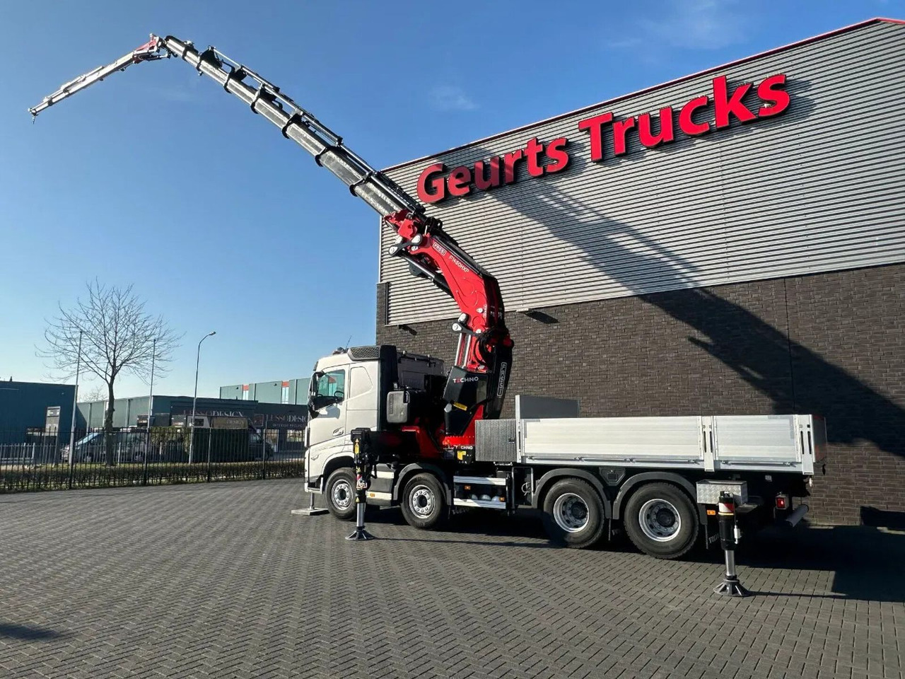 Volvo FH 500 8X4 RF-RT40G FASSI F1450R.2.8 + JIB L826 - Sunkvežimis su kranu: foto 5 Volvo FH 500 8X4 RF-RT40G FASSI F1450R.2.8 + JIB L826 - Sunkvežimis su kranu: foto 5