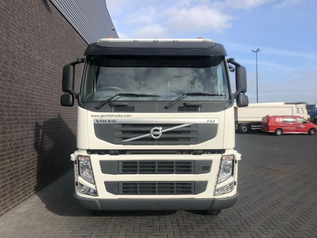 Volvo FM 370 6X4 CARGO TRUCK RHD UNUSED - Platforminis/ Bortinis sunkvežimis: foto 5 Volvo FM 370 6X4 CARGO TRUCK RHD UNUSED - Platforminis/ Bortinis sunkvežimis: foto 5