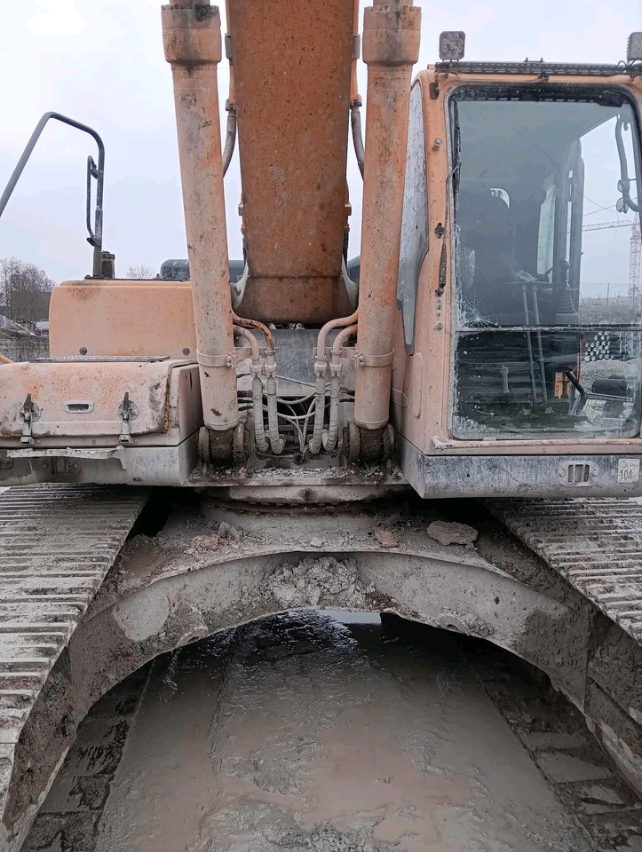 Hyundai R 300 - Vikšrinis ekskavatorius: foto 2 Hyundai R 300 - Vikšrinis ekskavatorius: foto 2