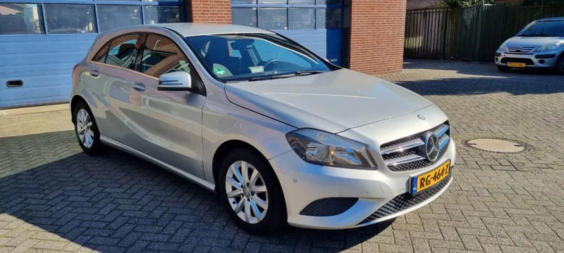 Mercedes-Benz A-Klasse 180 automaat.. 180 automaat - Hečbekas: foto 1 Mercedes-Benz A-Klasse 180 automaat.. 180 automaat - Hečbekas: foto 1