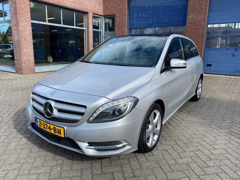 Mercedes-Benz B-Klasse 180 Ambition autom. panoramadak - Visureigis: foto 1 Mercedes-Benz B-Klasse 180 Ambition autom. panoramadak - Visureigis: foto 1