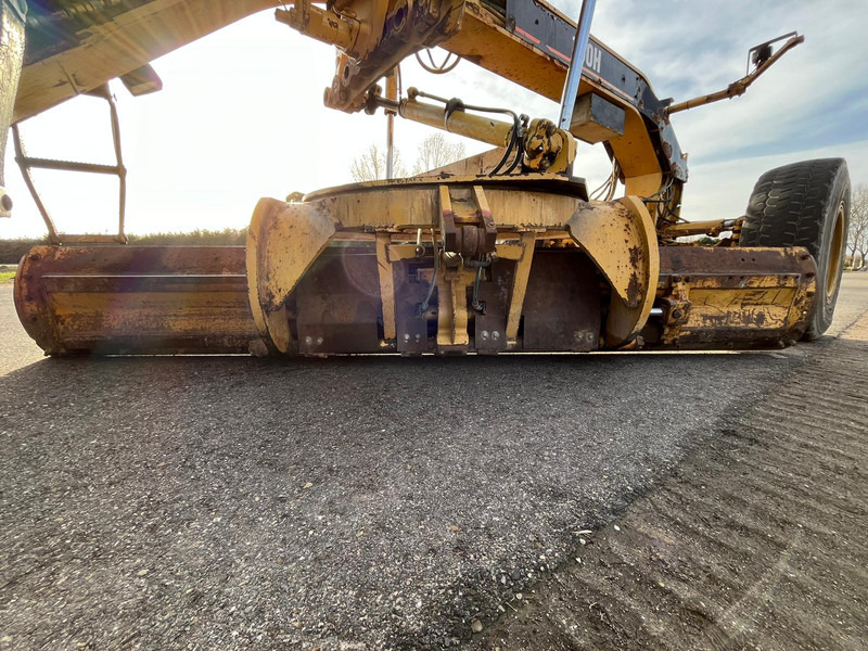 Greideris Caterpillar 160H: foto 17 Greideris Caterpillar 160H: foto 17