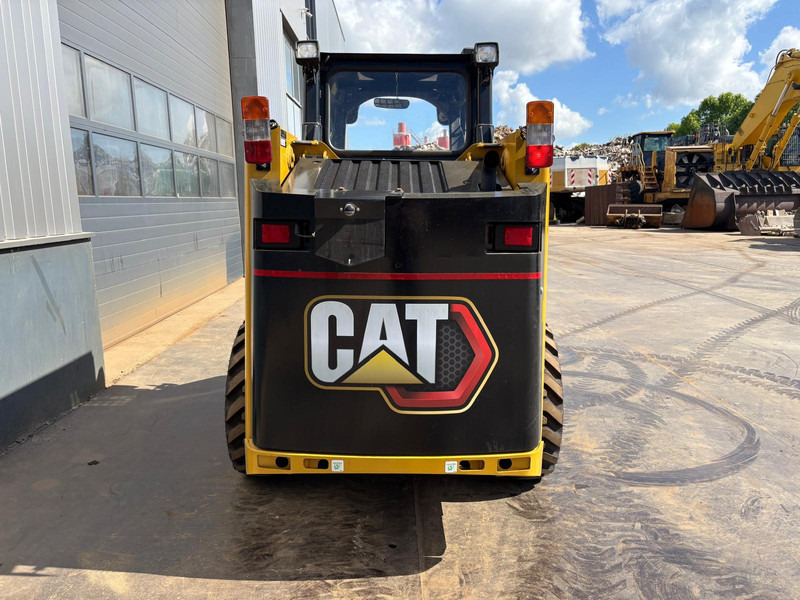 Caterpillar 216B3 - Krautuvas: foto 4 Caterpillar 216B3 - Krautuvas: foto 4
