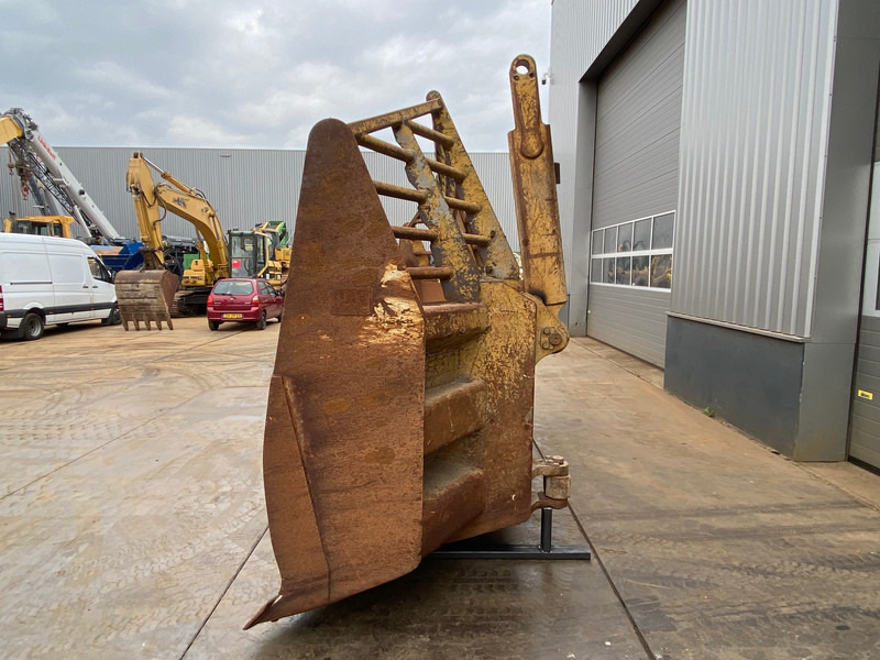 Caterpillar D9U Blade - Verstuvas: foto 5 Caterpillar D9U Blade - Verstuvas: foto 5
