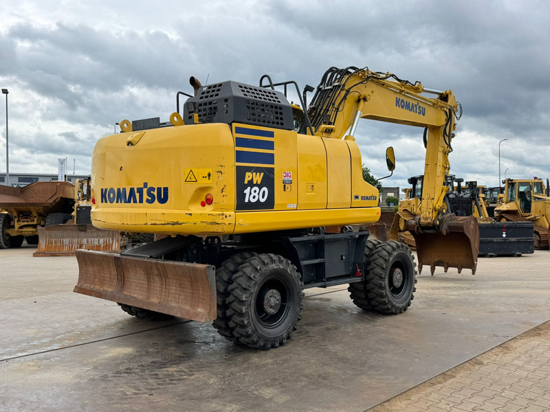 Komatsu PW180-11 - Ratinis ekskavatorius: foto 5 Komatsu PW180-11 - Ratinis ekskavatorius: foto 5