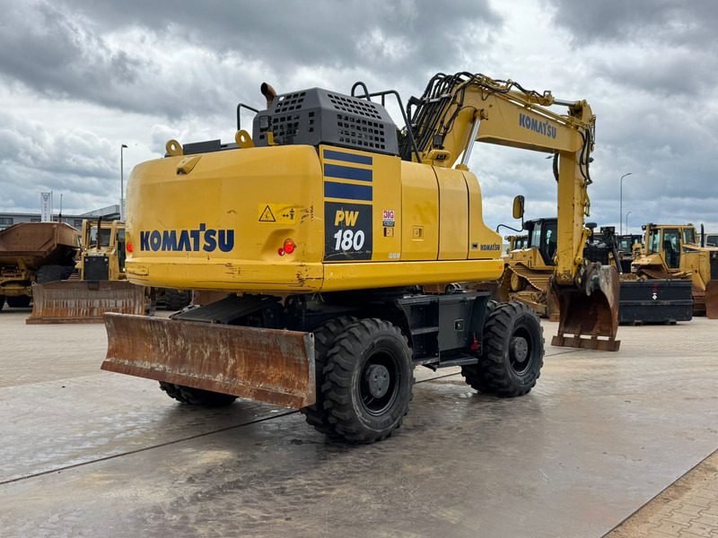 Komatsu PW180-11 - Ratinis ekskavatorius: foto 5 Komatsu PW180-11 - Ratinis ekskavatorius: foto 5