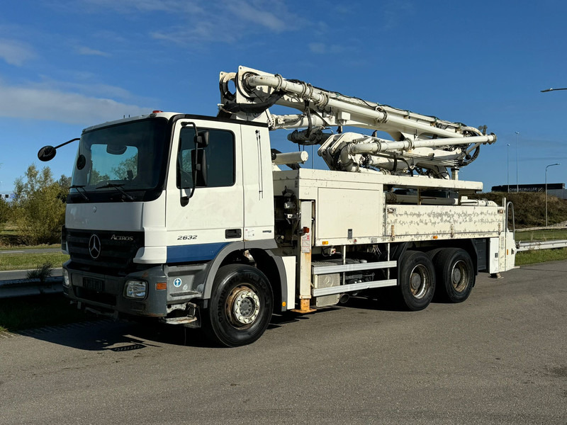 MERCEDESBENZ Actros 2632 6x4 with Putzmeister BSF 24-4 11 24m concrete pump - Betono siurblys: foto 1 MERCEDESBENZ Actros 2632 6x4 with Putzmeister BSF 24-4 11 24m concrete pump - Betono siurblys: foto 1