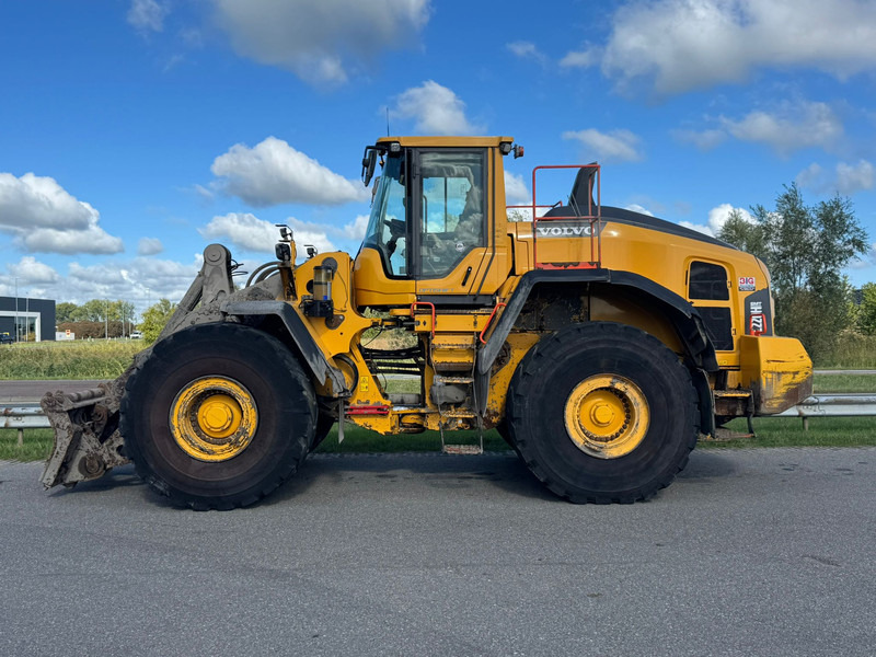 Volvo L220H - Ratinis krautuvas: foto 1 Volvo L220H - Ratinis krautuvas: foto 1