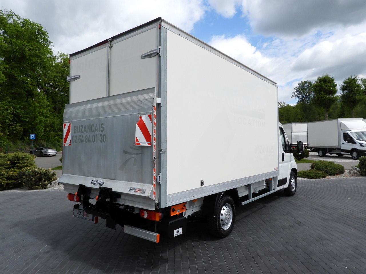 CITROEN JUMPER BOX LIFT 8 PALLETS CRUISE CONTROL NAVIGATION AIR CONDITIONING 165HP - Furgonas su krovinių dėže: foto 3 CITROEN JUMPER BOX LIFT 8 PALLETS CRUISE CONTROL NAVIGATION AIR CONDITIONING 165HP - Furgonas su krovinių dėže: foto 3