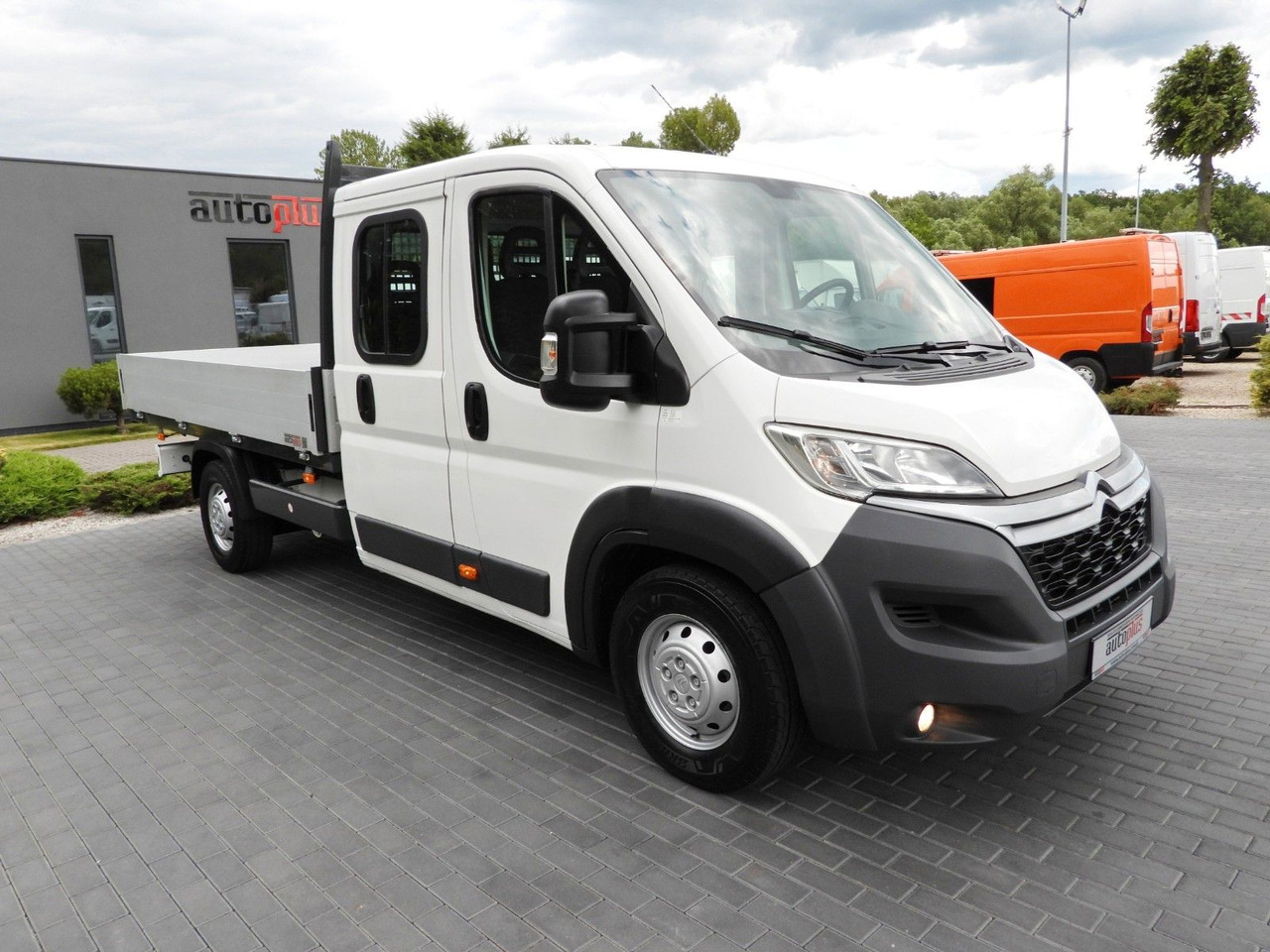 Citroën JUMPER PRITSCHE DOPPELKABINE DOKA 7 SITZE - Bortinis automobilis, Komercinis automobilis su dviguba kabina: foto 4 Citroën JUMPER PRITSCHE DOPPELKABINE DOKA 7 SITZE - Bortinis automobilis, Komercinis automobilis su dviguba kabina: foto 4