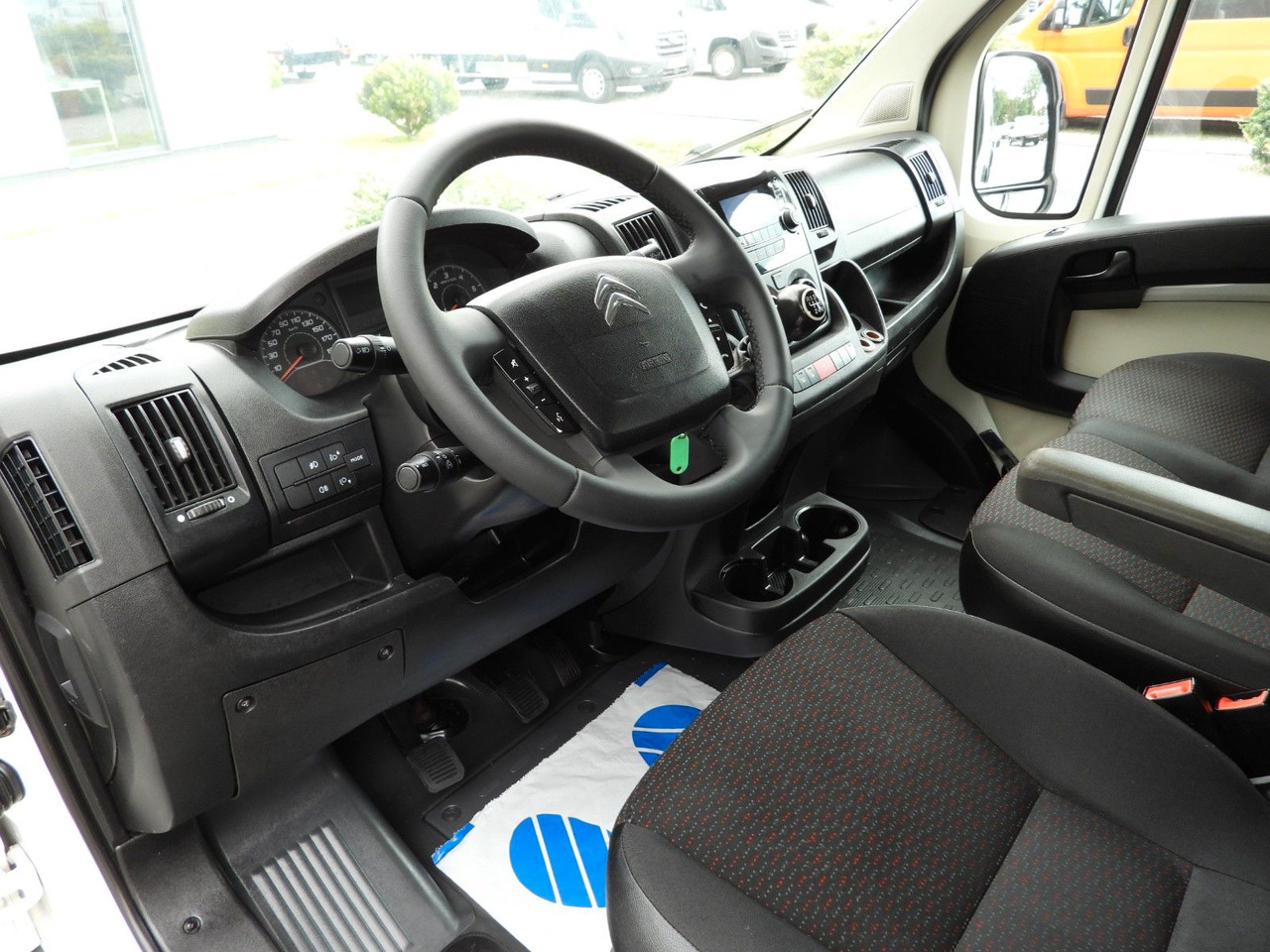 Citroën JUMPER PRITSCHE DOPPELKABINE DOKA 7 SITZE - Bortinis automobilis, Komercinis automobilis su dviguba kabina: foto 2 Citroën JUMPER PRITSCHE DOPPELKABINE DOKA 7 SITZE - Bortinis automobilis, Komercinis automobilis su dviguba kabina: foto 2