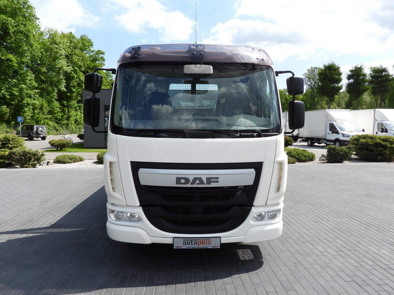 DAF LF 180 THREE-WAY TIPPER CRUISE CONTROL LED LIGHTS AUTOMATIC TRANSMISSION  TWIN WHEELS AIR CONDITIONING  180HP - Mažas savivartis: foto 5 DAF LF 180 THREE-WAY TIPPER CRUISE CONTROL LED LIGHTS AUTOMATIC TRANSMISSION  TWIN WHEELS AIR CONDITIONING  180HP - Mažas savivartis: foto 5