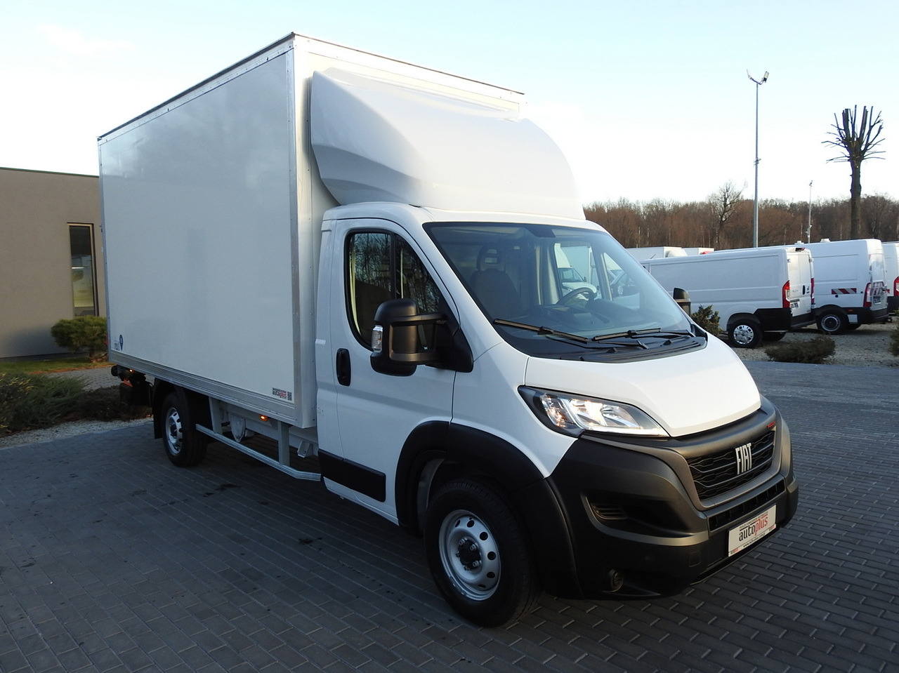 FIAT DUCATO BOX LIFT 8 PALLETS CRUISE CONTROL AIR CONDITIONING 180HP - Furgonas su krovinių dėže: foto 4 FIAT DUCATO BOX LIFT 8 PALLETS CRUISE CONTROL AIR CONDITIONING 180HP - Furgonas su krovinių dėže: foto 4