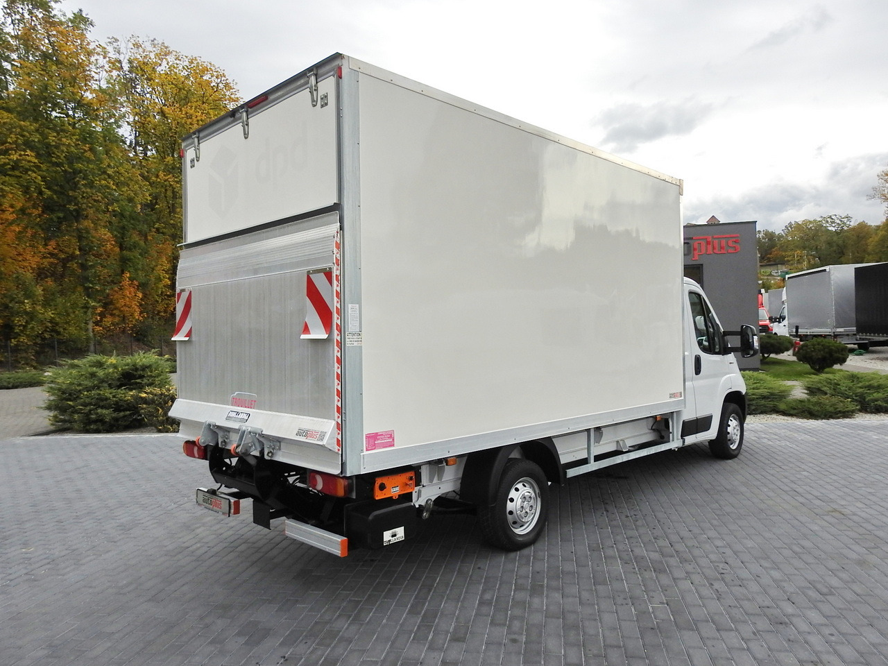 FIAT DUCATO BOX LIFT 8 PALLETS CRUISE CONTROL NAVIGATION AIR CONDITIONING LED LIGHTS 130HP - Furgonas su krovinių dėže: foto 3 FIAT DUCATO BOX LIFT 8 PALLETS CRUISE CONTROL NAVIGATION AIR CONDITIONING LED LIGHTS 130HP - Furgonas su krovinių dėže: foto 3