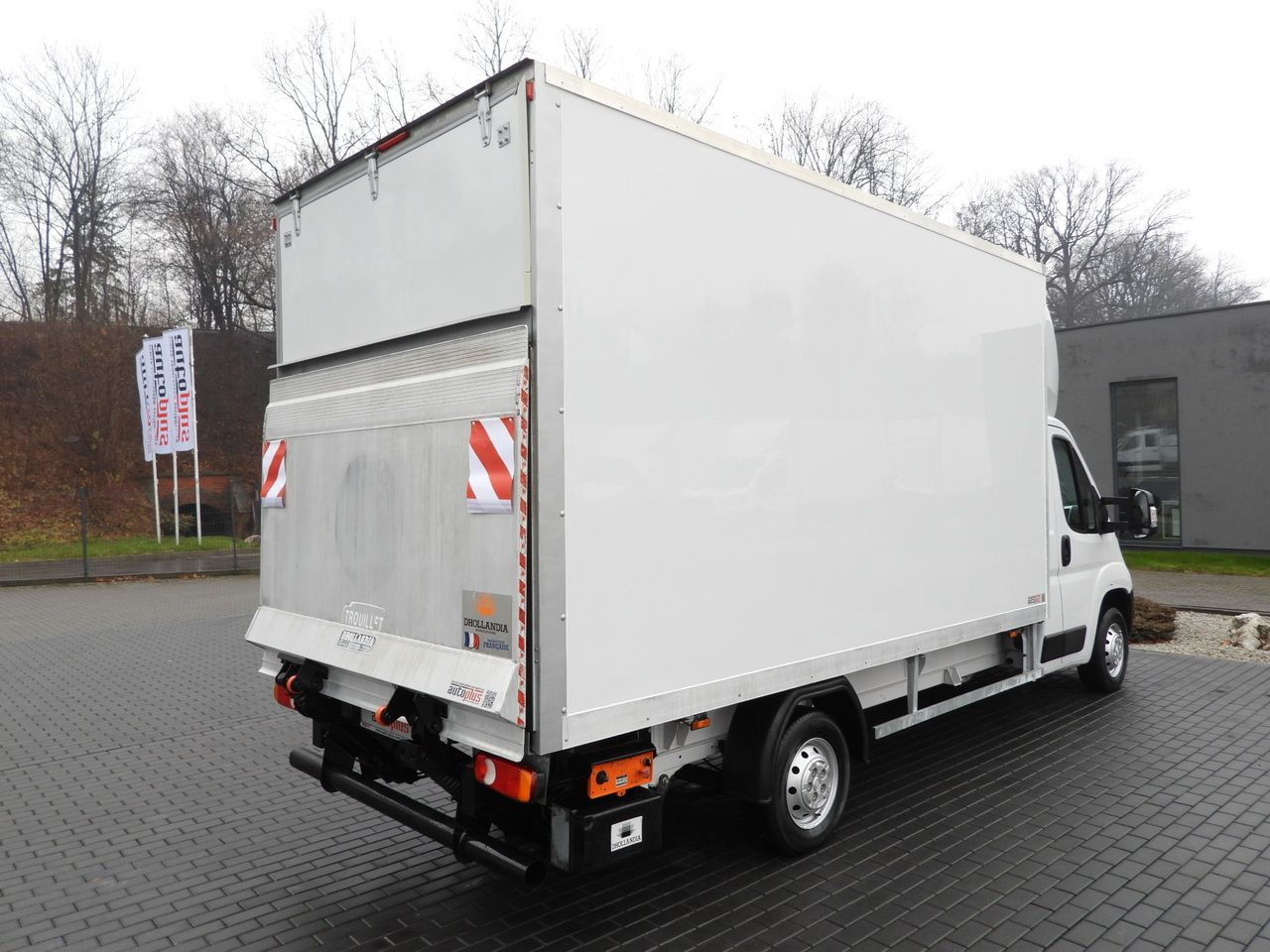 Furgonas su krovinių dėže FIAT DUCATO BOX LIFT 8 PALLETS CRUISE CONTROL NAVIGATION LED LIGHTS AIR CONDITIONING 130HP: foto 13 Furgonas su krovinių dėže FIAT DUCATO BOX LIFT 8 PALLETS CRUISE CONTROL NAVIGATION LED LIGHTS AIR CONDITIONING 130HP: foto 13