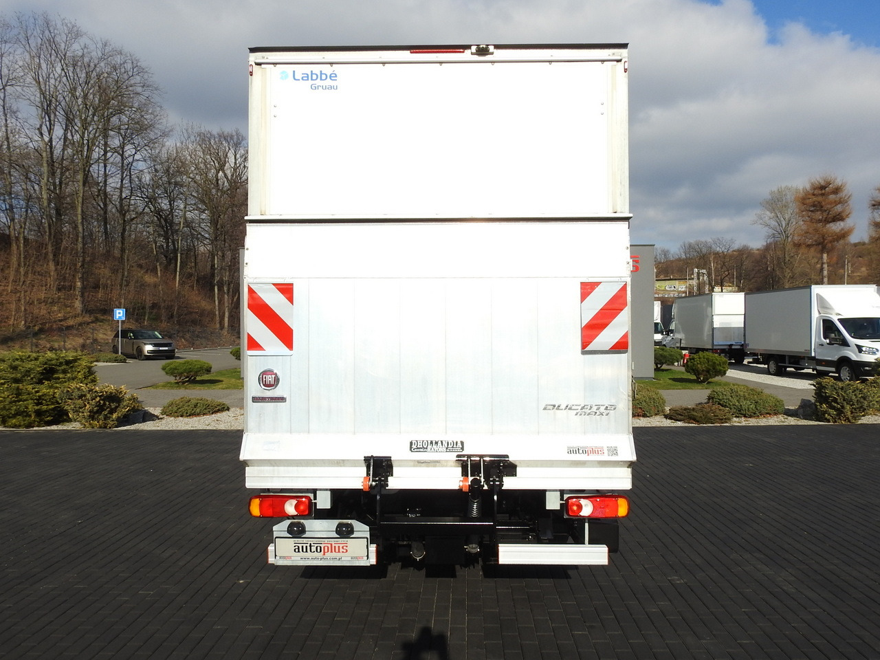 Furgonas su krovinių dėže FIAT DUCATO  BOX LIFT 8 PALLETS CRUISE CONTROL NAVIGATION LED LIGHTS AIR CONDITIONING  130HP: foto 10