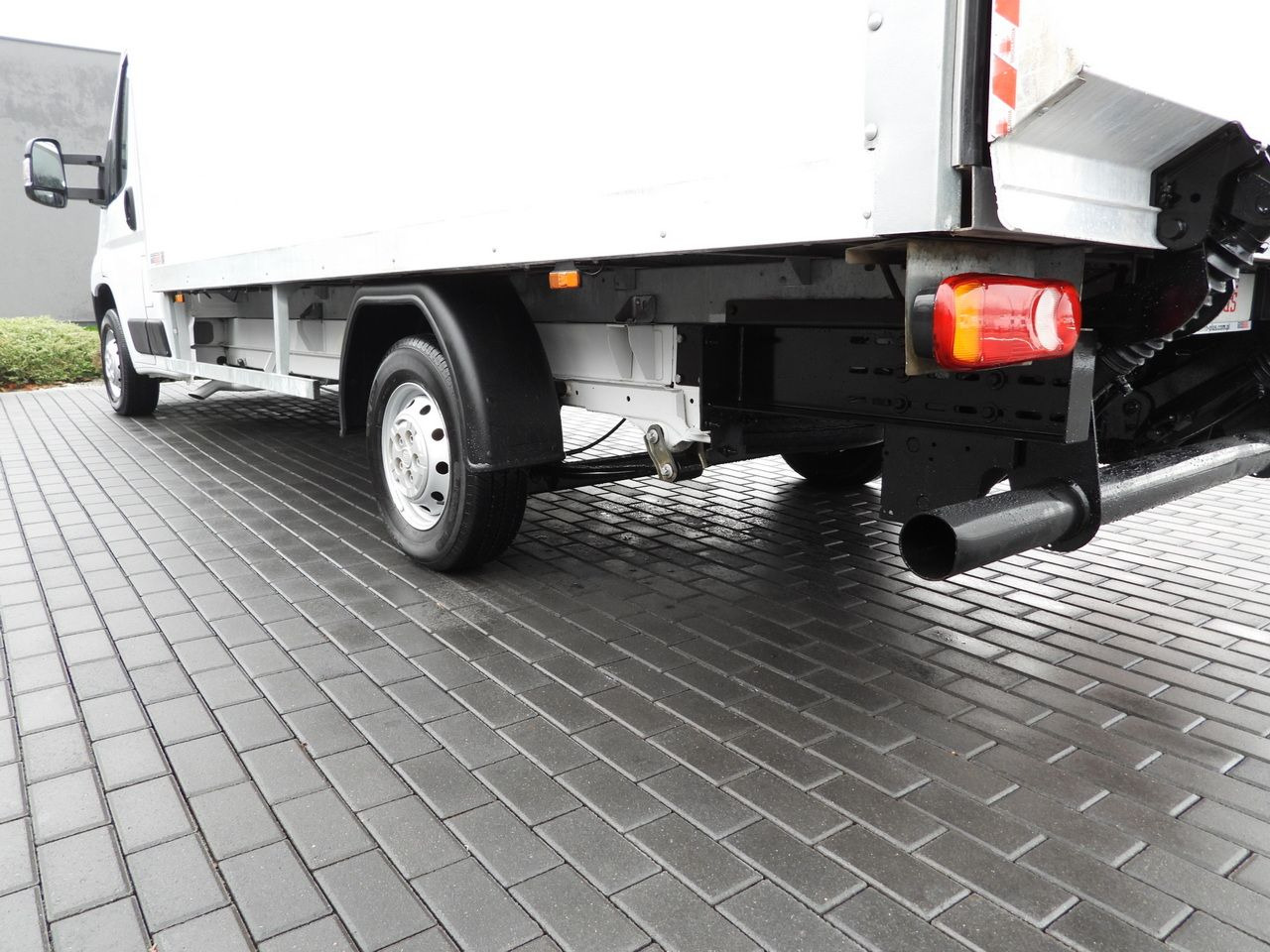 Furgonas su krovinių dėže FIAT DUCATO BOX LIFT 8 PALLETS CRUISE CONTROL NAVIGATION LED LIGHTS AIR CONDITIONING 130HP: foto 15 Furgonas su krovinių dėže FIAT DUCATO BOX LIFT 8 PALLETS CRUISE CONTROL NAVIGATION LED LIGHTS AIR CONDITIONING 130HP: foto 15