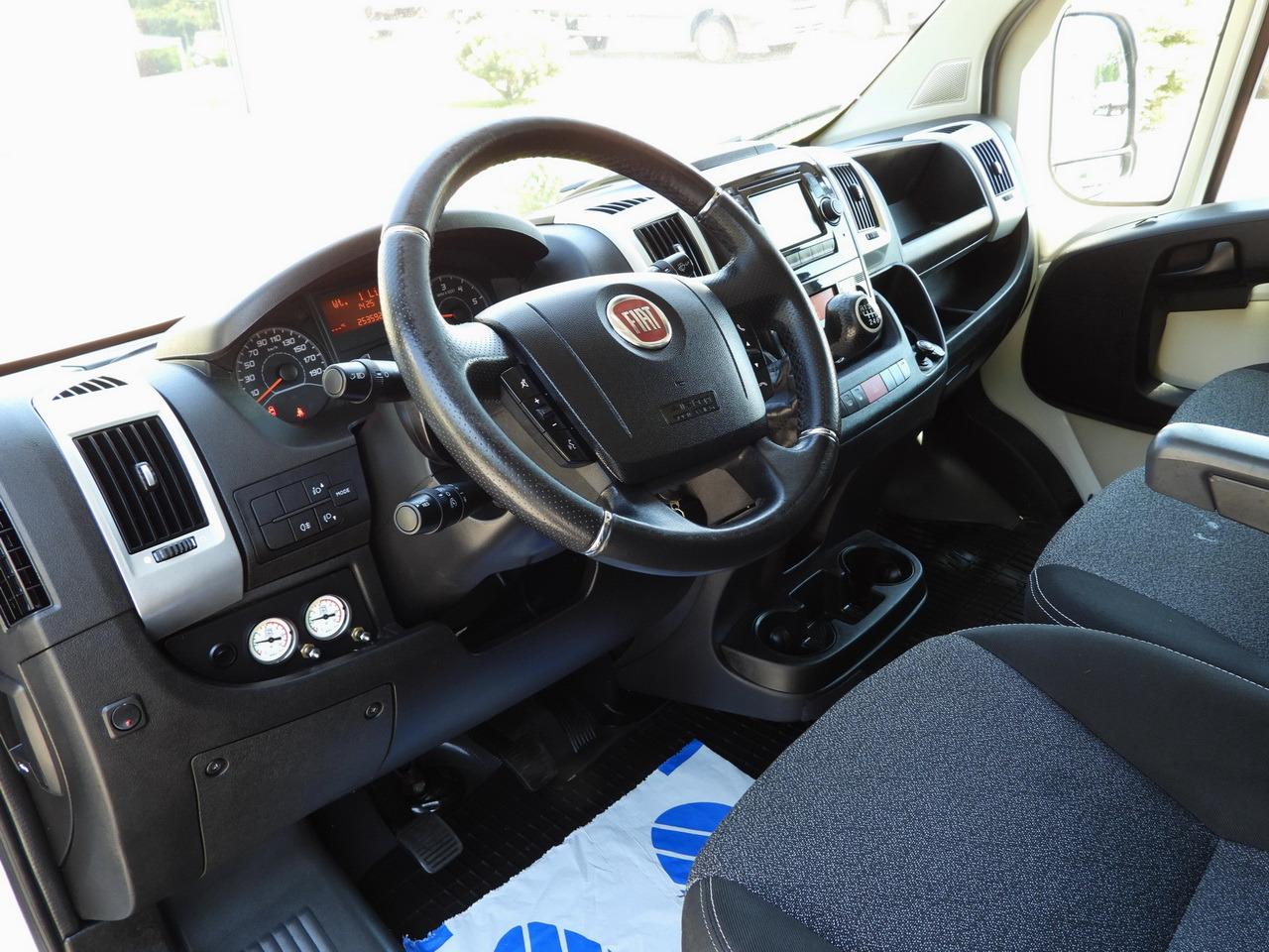 FIAT DUCATO TARPAULIN 10 PALLETS WEBASTO CRUISE CONTROL LED LIGHTS PNEUMATICS AIR CONDITIONING 180HP - Tentinis mikroautobusas: foto 2 FIAT DUCATO TARPAULIN 10 PALLETS WEBASTO CRUISE CONTROL LED LIGHTS PNEUMATICS AIR CONDITIONING 180HP - Tentinis mikroautobusas: foto 2
