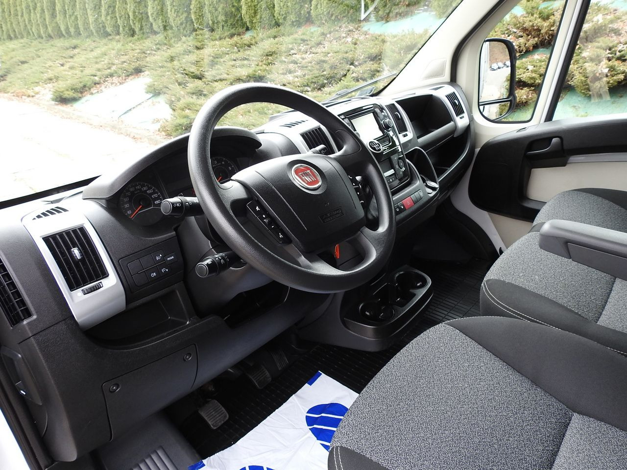 FIAT DUCATO TARPAULIN LIFT 8 PALLETS WEBASTO CRUISE CONTROL AIR CONDITIONING 150HP - Tentinis mikroautobusas: foto 2 FIAT DUCATO TARPAULIN LIFT 8 PALLETS WEBASTO CRUISE CONTROL AIR CONDITIONING 150HP - Tentinis mikroautobusas: foto 2