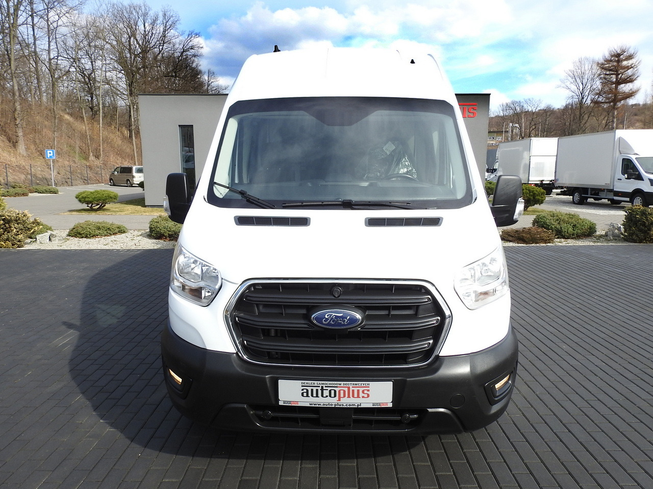 FORD TRANSIT BOX DELIVERY VAN 6 SEATS CRUISE CONTROL LED LIGHTS AIR CONDITIONING 180HP - Krovininis mikroautobusas: foto 5 FORD TRANSIT BOX DELIVERY VAN 6 SEATS CRUISE CONTROL LED LIGHTS AIR CONDITIONING 180HP - Krovininis mikroautobusas: foto 5
