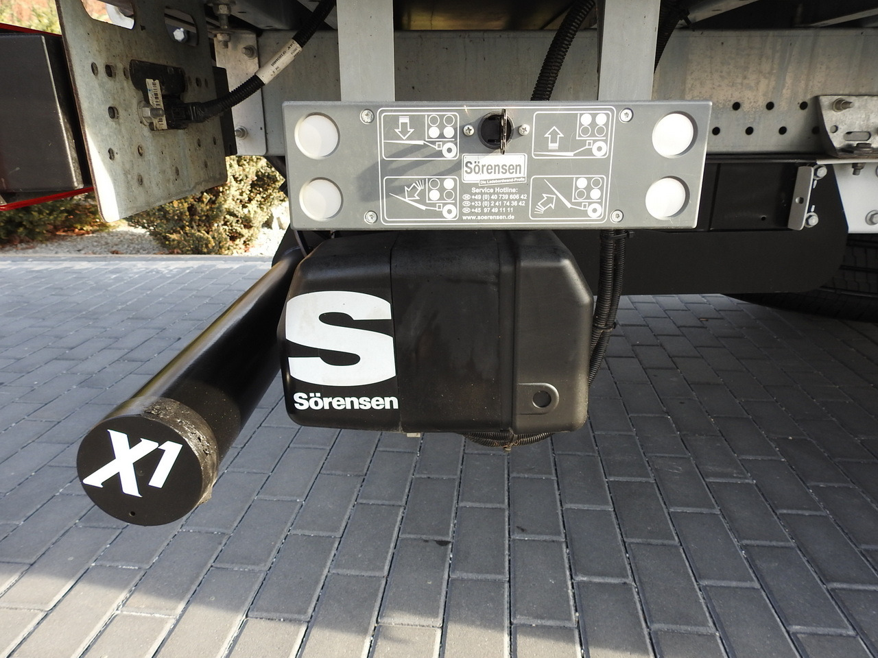 Furgonas su krovinių dėže FORD TRANSIT BOX LIFT 8 PALLETS CRUISE CONTROL AIR CONDITIONING 130HP: foto 23 Furgonas su krovinių dėže FORD TRANSIT BOX LIFT 8 PALLETS CRUISE CONTROL AIR CONDITIONING 130HP: foto 23