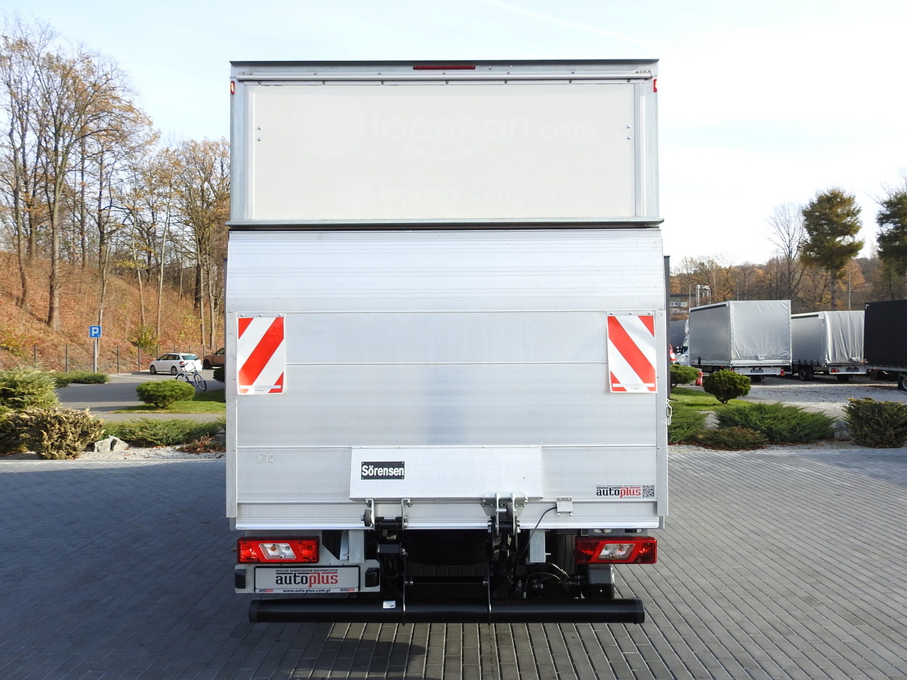 Furgonas su krovinių dėže FORD TRANSIT BOX LIFT 8 PALLETS CRUISE CONTROL AIR CONDITIONING 130HP: foto 10 Furgonas su krovinių dėže FORD TRANSIT BOX LIFT 8 PALLETS CRUISE CONTROL AIR CONDITIONING 130HP: foto 10