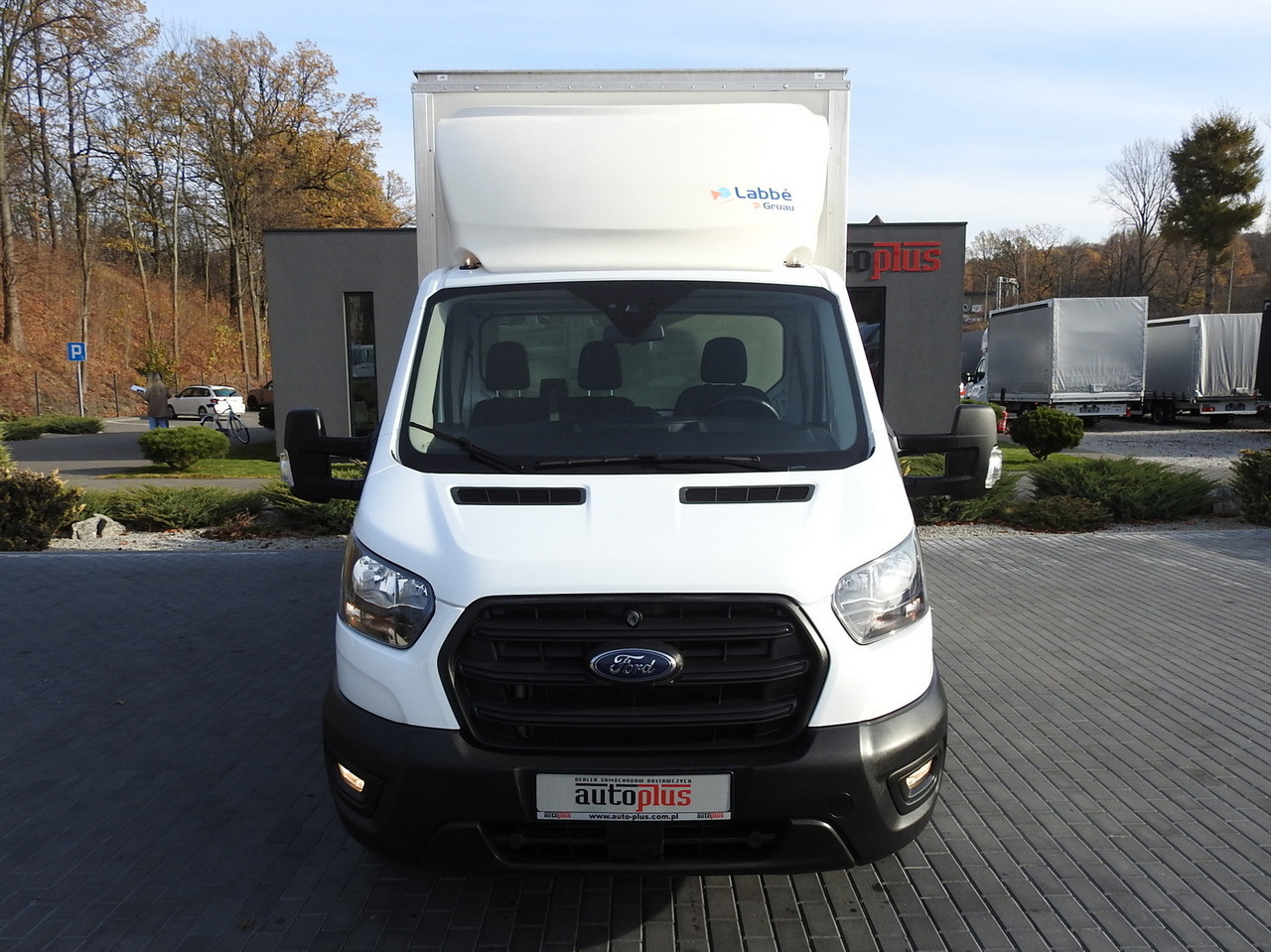 FORD TRANSIT BOX LIFT 8 PALLETS CRUISE CONTROL AIR CONDITIONING 130HP - Furgonas su krovinių dėže: foto 5 FORD TRANSIT BOX LIFT 8 PALLETS CRUISE CONTROL AIR CONDITIONING 130HP - Furgonas su krovinių dėže: foto 5