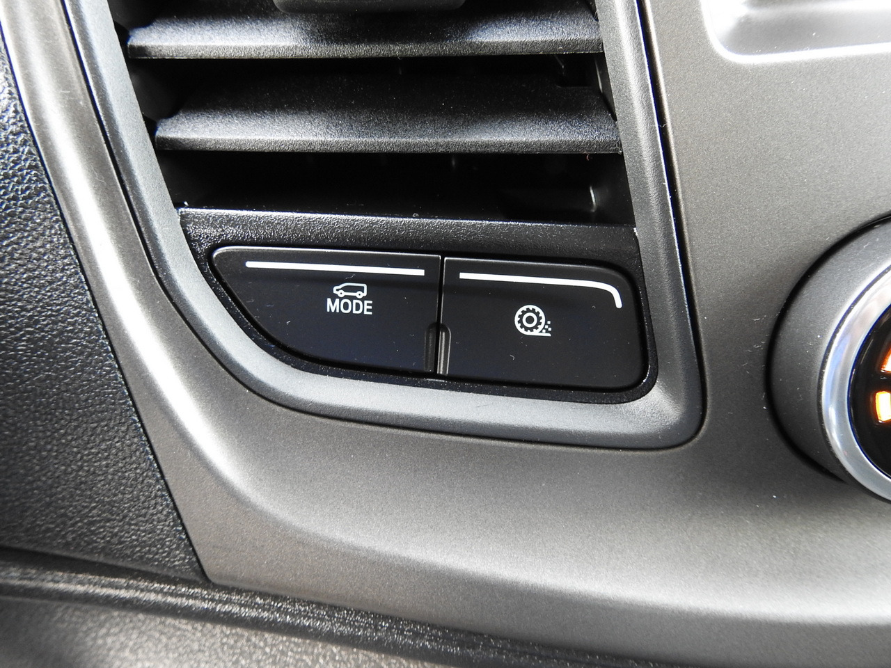 Furgonas su krovinių dėže FORD TRANSIT BOX LIFT 8 PALLETS CRUISE CONTROL AIR CONDITIONING 130HP: foto 38 Furgonas su krovinių dėže FORD TRANSIT BOX LIFT 8 PALLETS CRUISE CONTROL AIR CONDITIONING 130HP: foto 38