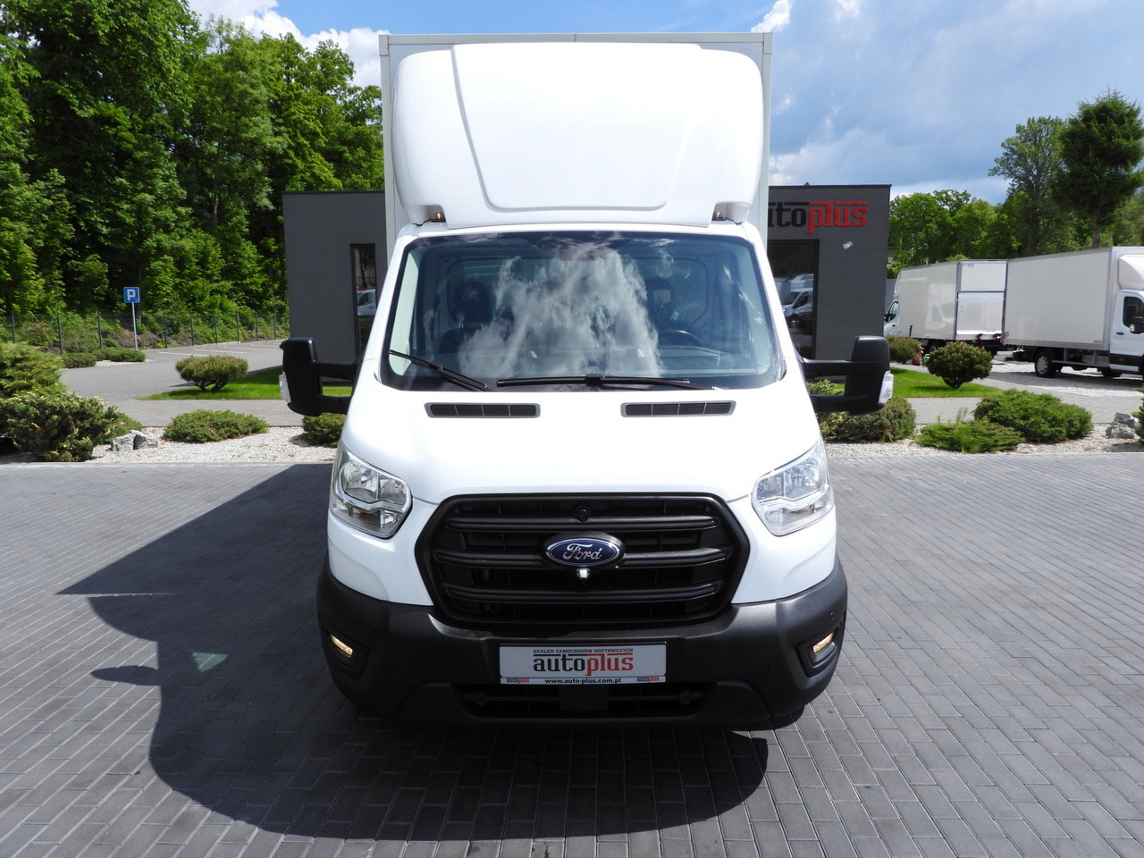Furgonas šaldytuvas FORD TRANSIT  BOX LIFT 8 PALLETS CRUISE CONTROL LED LIGHTS AIR CONDITIONING  130HP: foto 5