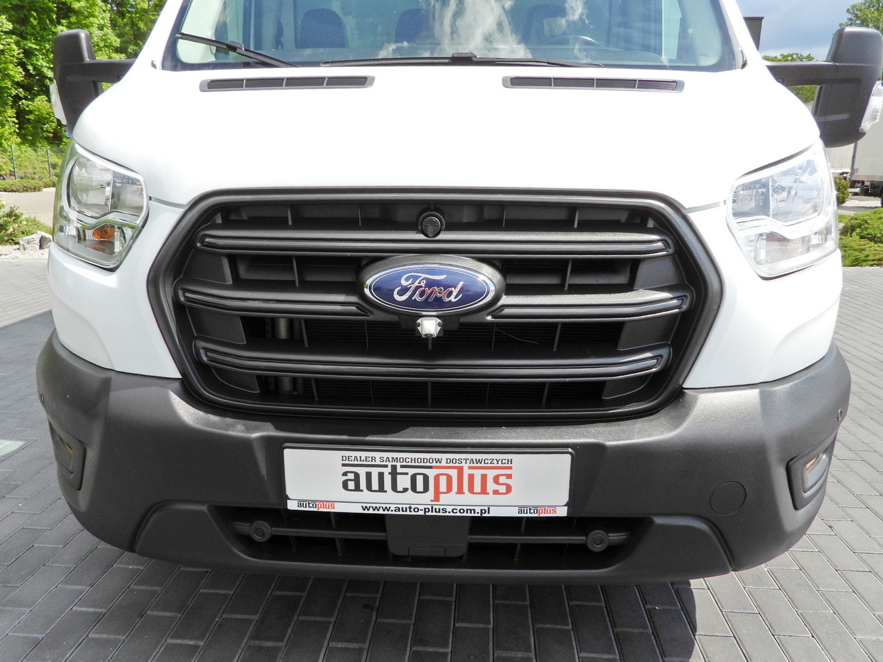Furgonas šaldytuvas FORD TRANSIT  BOX LIFT 8 PALLETS CRUISE CONTROL LED LIGHTS AIR CONDITIONING  130HP: foto 15