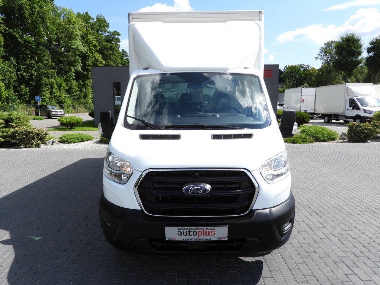 FORD TRANSIT BOX LIFT 8 PALLETS CRUISE CONTROL LED LIGHTS TWIN WHEELS AIR CONDITIONING 130HP - Furgonas su krovinių dėže: foto 5 FORD TRANSIT BOX LIFT 8 PALLETS CRUISE CONTROL LED LIGHTS TWIN WHEELS AIR CONDITIONING 130HP - Furgonas su krovinių dėže: foto 5