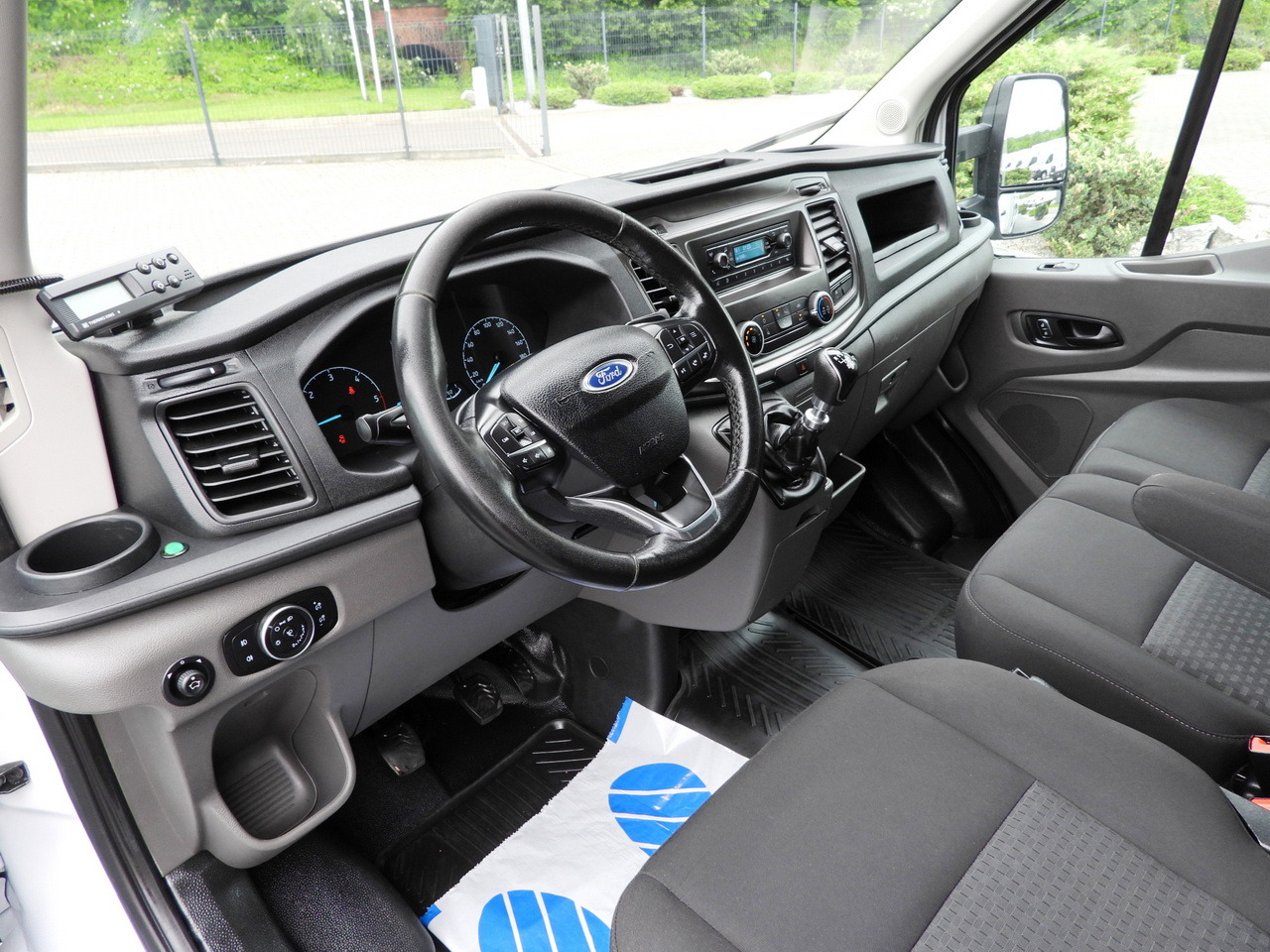 FORD TRANSIT BOX / REFRIGERATOR BOX 5*C / CRUISE CONTROL LED LIGHTS TWIN WHEELS AIR CONDITIONING 130HP - Furgonas su krovinių dėže: foto 2 FORD TRANSIT BOX / REFRIGERATOR BOX 5*C / CRUISE CONTROL LED LIGHTS TWIN WHEELS AIR CONDITIONING 130HP - Furgonas su krovinių dėže: foto 2