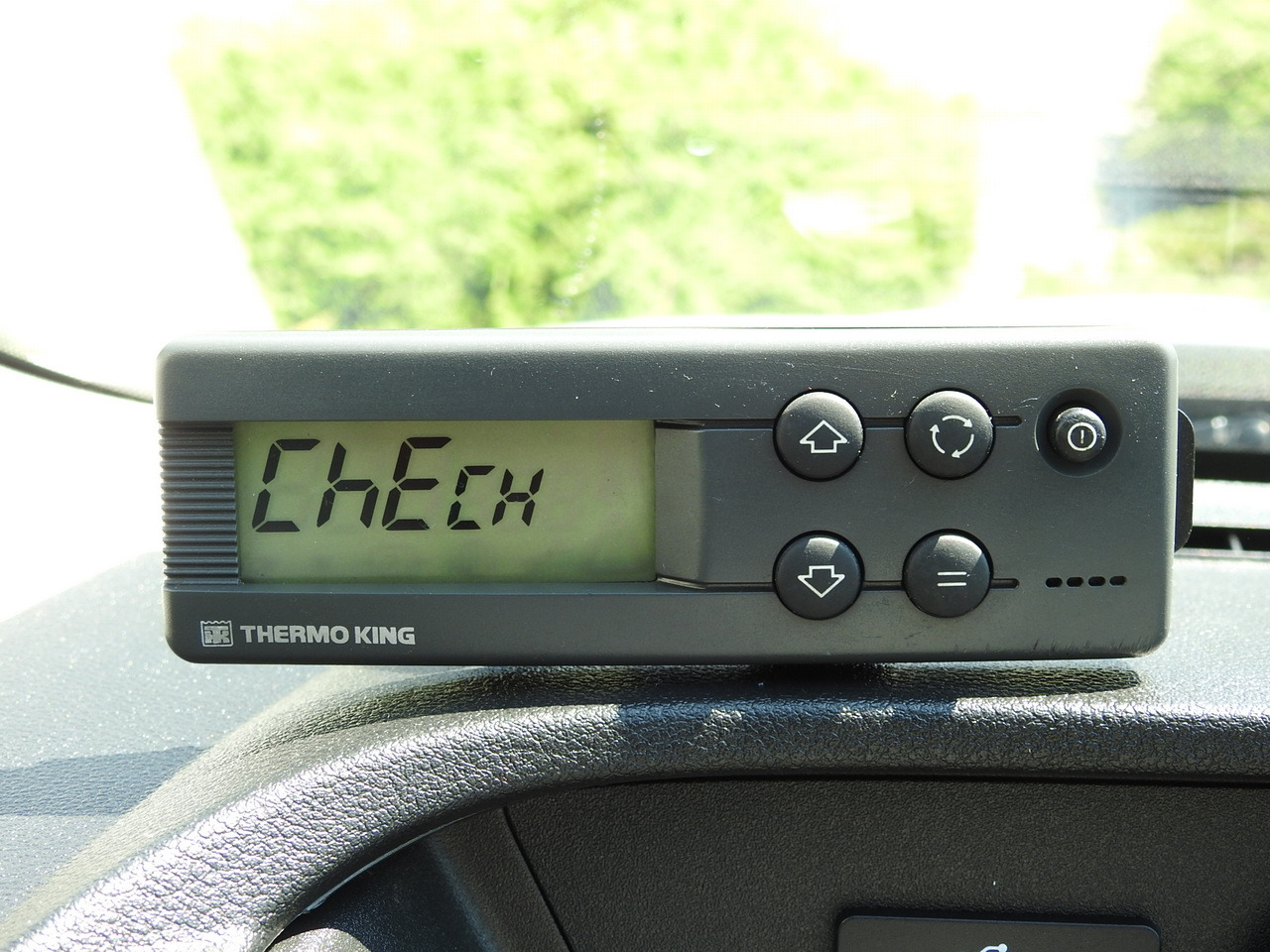 Furgonas šaldytuvas FORD TRANSIT REFRIGERATOR VAN 0*C HEATING FUNCTION CRUISE CONTROL AIR CONDITIONING LED LIGHTS 130HP: foto 32 Furgonas šaldytuvas FORD TRANSIT REFRIGERATOR VAN 0*C HEATING FUNCTION CRUISE CONTROL AIR CONDITIONING LED LIGHTS 130HP: foto 32