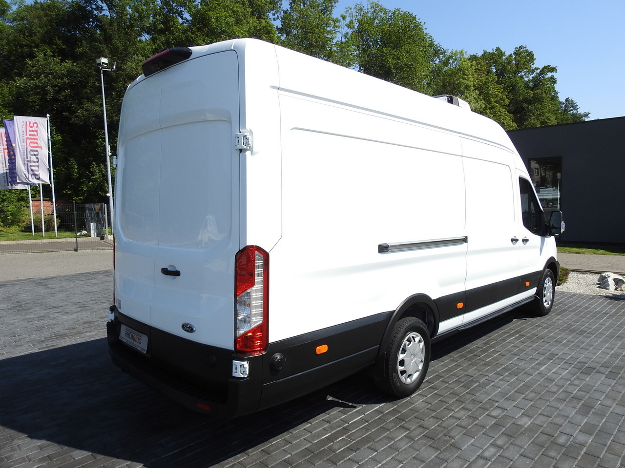 Furgonas šaldytuvas FORD TRANSIT REFRIGERATOR VAN 0*C HEATING FUNCTION CRUISE CONTROL AIR CONDITIONING LED LIGHTS 130HP: foto 14 Furgonas šaldytuvas FORD TRANSIT REFRIGERATOR VAN 0*C HEATING FUNCTION CRUISE CONTROL AIR CONDITIONING LED LIGHTS 130HP: foto 14