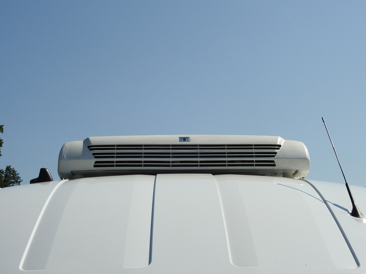 Furgonas šaldytuvas FORD TRANSIT REFRIGERATOR VAN 0*C HEATING FUNCTION CRUISE CONTROL AIR CONDITIONING LED LIGHTS 130HP: foto 16 Furgonas šaldytuvas FORD TRANSIT REFRIGERATOR VAN 0*C HEATING FUNCTION CRUISE CONTROL AIR CONDITIONING LED LIGHTS 130HP: foto 16