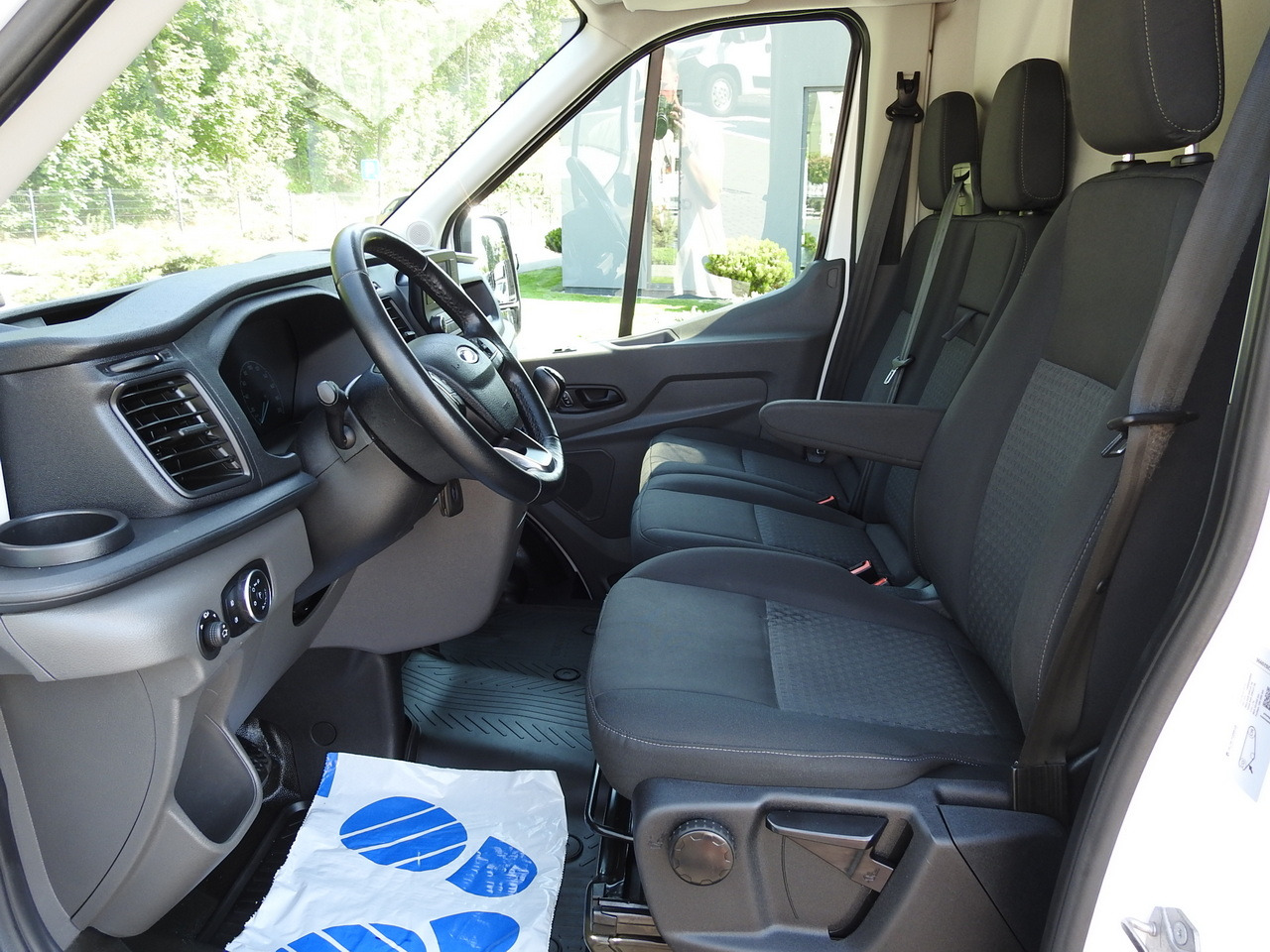 Furgonas šaldytuvas FORD TRANSIT REFRIGERATOR VAN 0*C HEATING FUNCTION CRUISE CONTROL AIR CONDITIONING LED LIGHTS 130HP: foto 30 Furgonas šaldytuvas FORD TRANSIT REFRIGERATOR VAN 0*C HEATING FUNCTION CRUISE CONTROL AIR CONDITIONING LED LIGHTS 130HP: foto 30